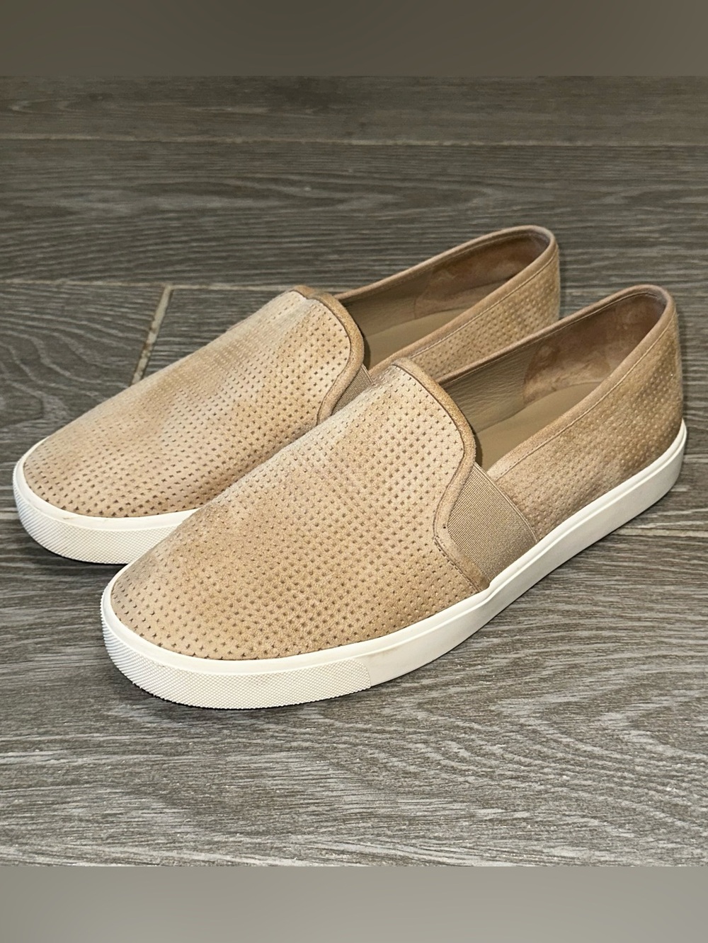Vince Blair 5 Tan Perforated Leather Slip On Sneakers Shoes Platform Women’s 9.5